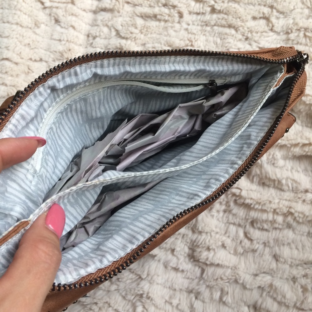 Leanna Crossbody Purse - Picture 5 of 5